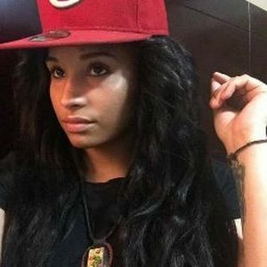 Meet your Posher, Sabrina